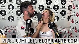 Майл Гомес наслаждается ударами поддона по лицу - порно видео