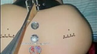 Муж моей лучшей подруги вырезает мои сиськи и щеки - порно видео