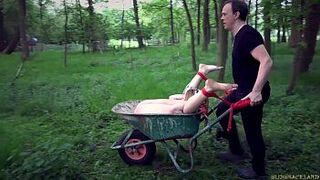 Спасение наказанием рабством для молодых грешных рабов - порно видео