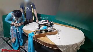 Дези домохозяйку трахнул портной, очень горячее и чистое хинди аудио. Дези индийская бхабхи пошла сшить одежду, а затем портной трахнул ее - порно видео
