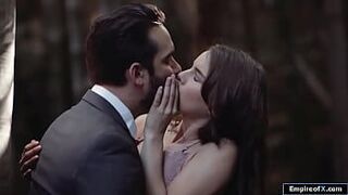 Крошка-брюнетка вылизала и трахнула босса - порно видео