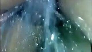 Домашний сквирт в тройничке - порно видео