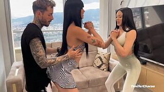 Горячие латиноамериканки трахают своего личного тренера - порно видео