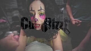 убийца, клоун, избиение - порно видео